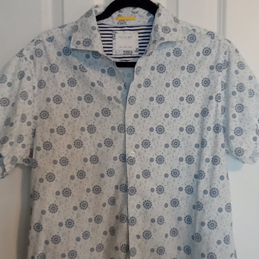 Men's White and Blue Patterned Casual Shirt